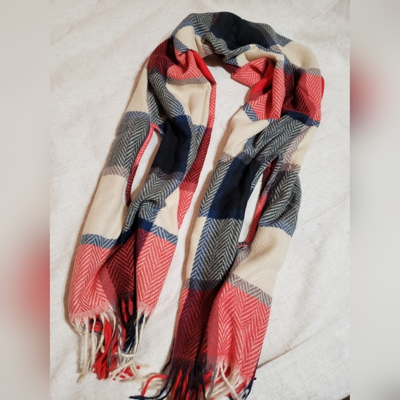 Hand Crafted Accessories Womans Scarf Blanket Plaid Shawl Wrap With